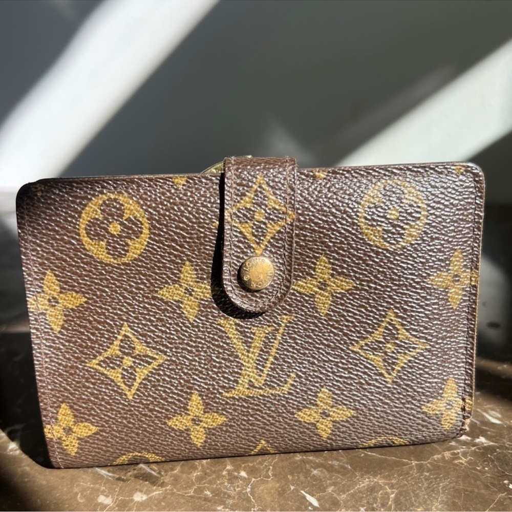 Authentic Louis Vuitton Kisslock wallet classic monogram canvas